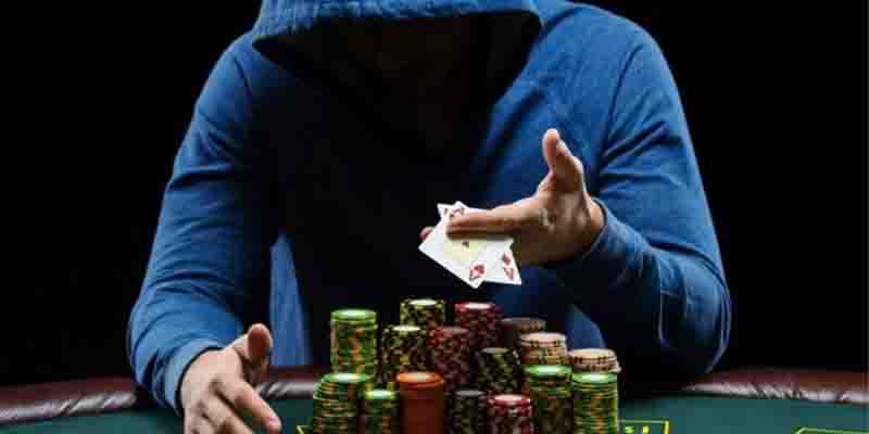 Mastering Face Poker with Key Skills